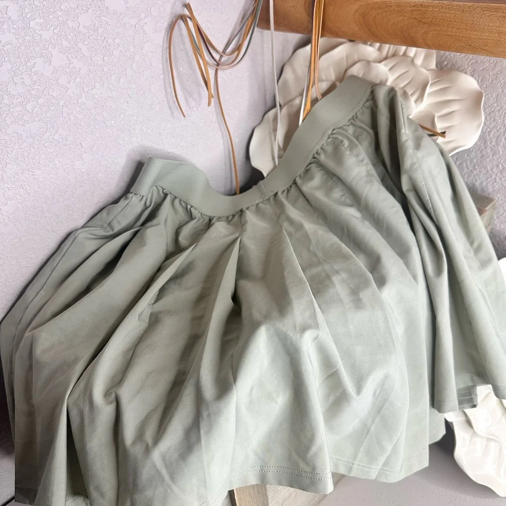 ALO Yoga Varsity Tennis Skirt • Limestone Green • Sz M